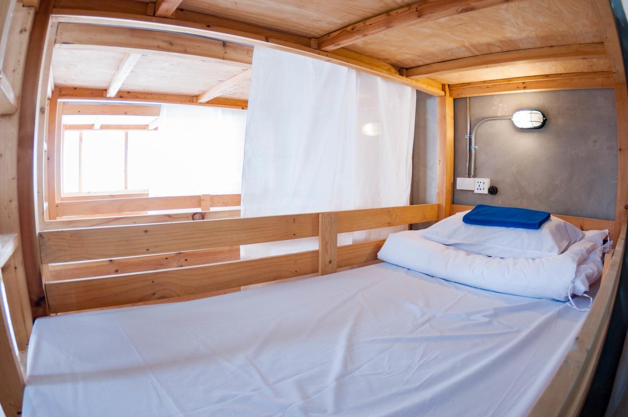 A'Stel Bangrak (Adults Only) Hostel Bangkok Ngoại thất bức ảnh