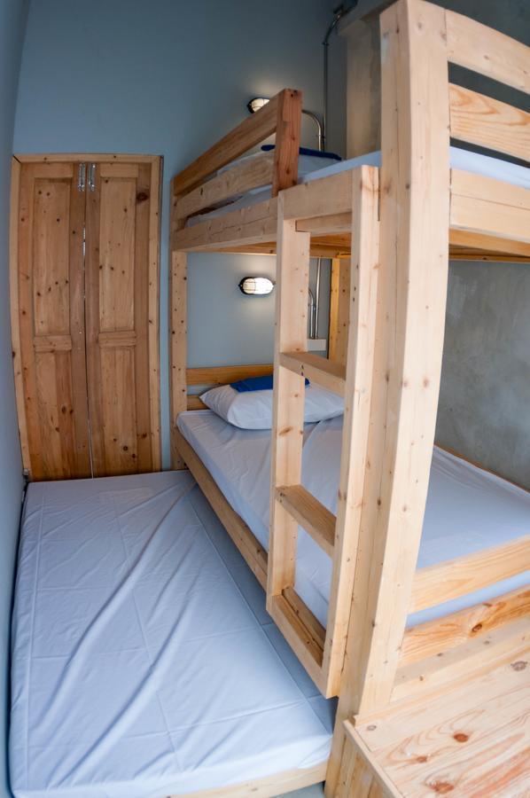 A'Stel Bangrak (Adults Only) Hostel Bangkok Ngoại thất bức ảnh