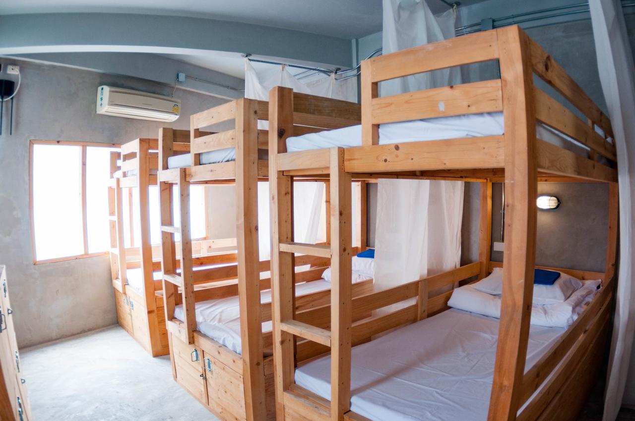 A'Stel Bangrak (Adults Only) Hostel Bangkok Ngoại thất bức ảnh